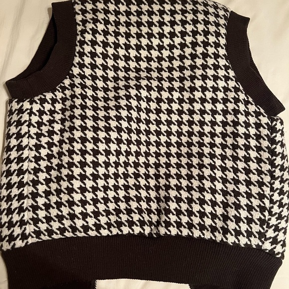 ROGUE Thrifted Brown and White Houndstooth Vest - Picture 3 of 3